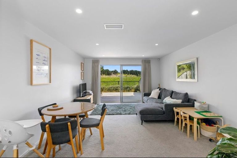 Photo of property in 12 Harena Way, Moera, Lower Hutt, 5010