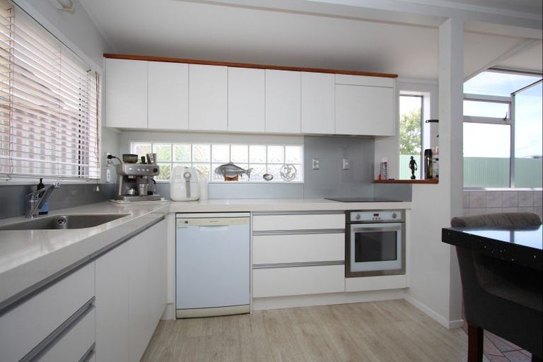 Photo of property in 104 Hetherington Road, Whangamata, 3620