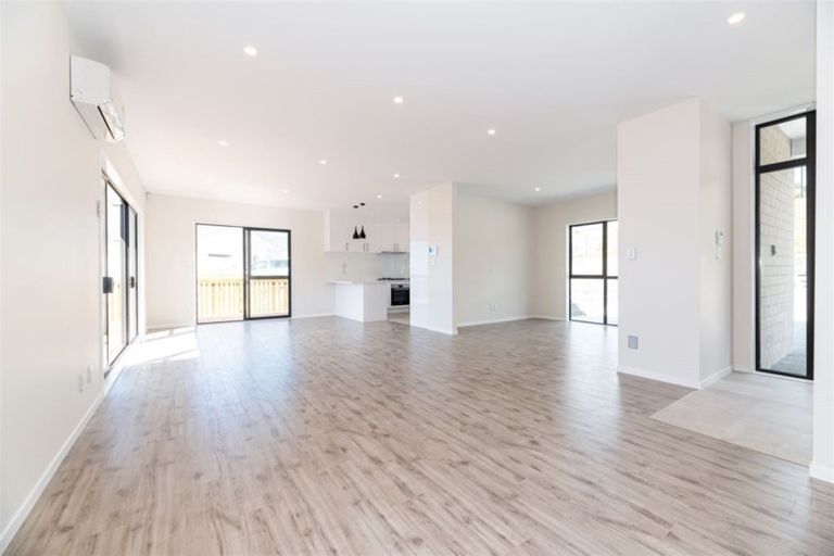 Photo of property in 8 Myra G Place, Stanmore Bay, Whangaparaoa, 0932