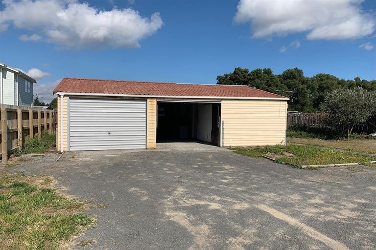 Photo of property in 54 Pukeroa Place, Papakura, 2110