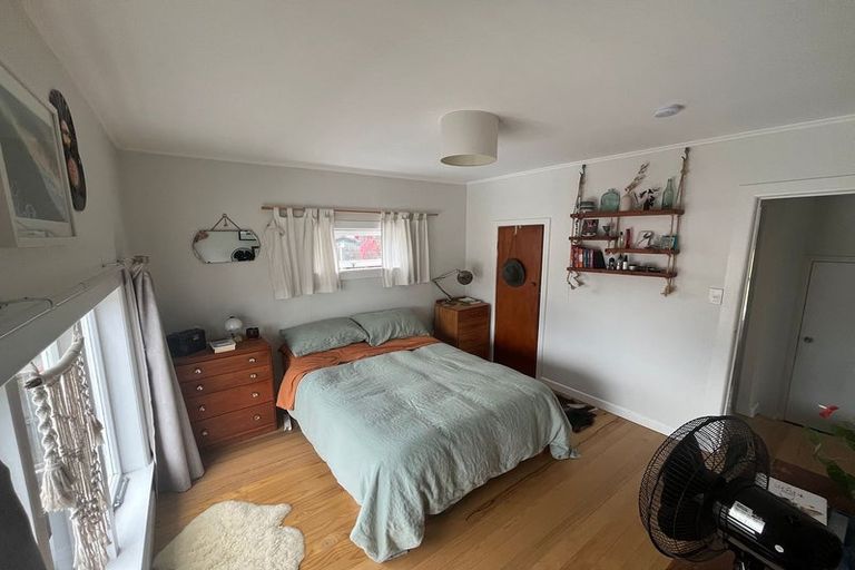 Photo of property in 158b Lake Road, Northcote, Auckland, 0627