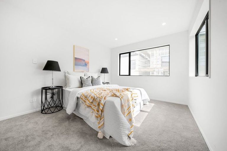 Photo of property in 102b Te Oneroa Way, Long Bay, Auckland, 0630