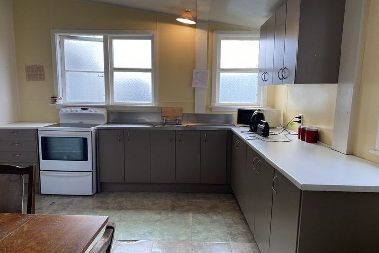 Photo of property in 30 Cambria Street, Hawera, 4610