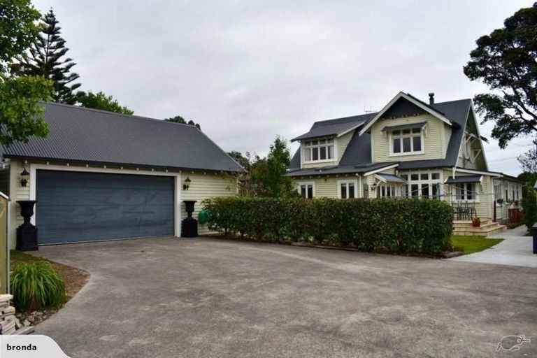 Photo of property in 65 Russell Street, Westport, 7825