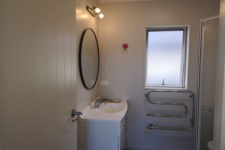 Photo of property in 7a Lyttelton Avenue, Forrest Hill, Auckland, 0620