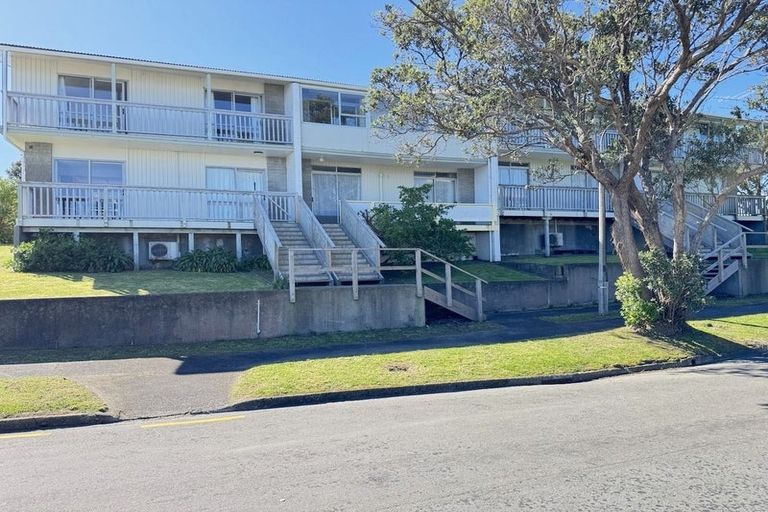 Photo of property in 3/7 Rangitane Street, Maupuia, Wellington, 6022