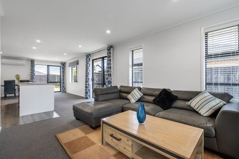 Photo of property in 28 Hartford Crescent, Rolleston, 7615