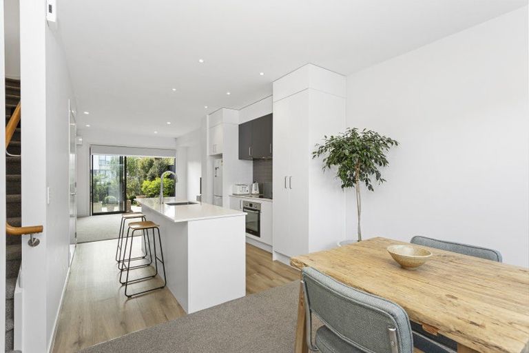 Photo of property in 3/46 Jane Maree Road, Kumeu, 0810
