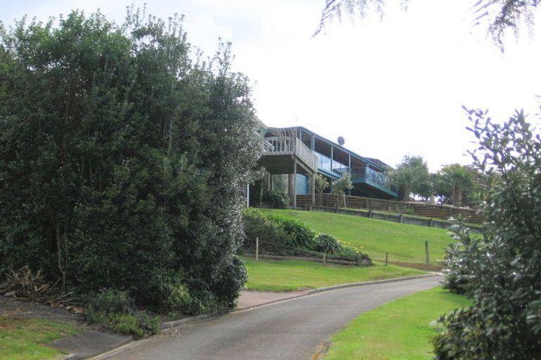 Photo of property in 220 Russell Bruce Place, Onemana, Whangamata, 3691