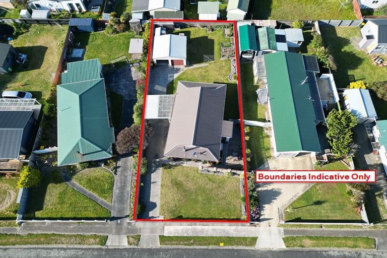 Photo of property in 20 Cousins Avenue East, Foxton Beach, Foxton, 4815