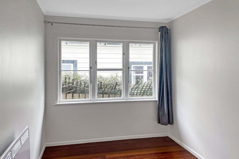 Photo of property in 351 Karori Road, Karori, Wellington, 6012