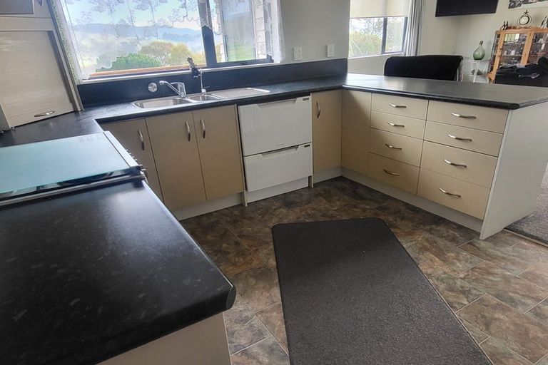 Photo of property in 1 Watts Street, Waipawa, 4210