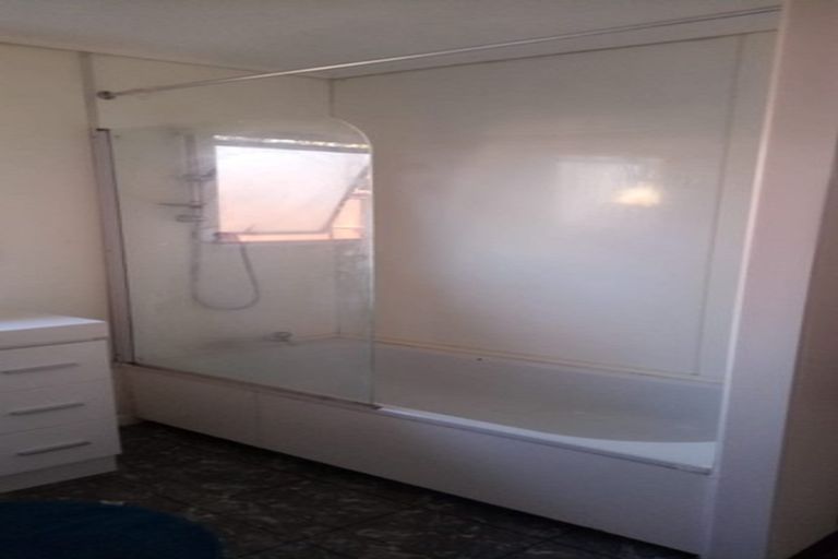 Photo of property in 1/141 Birkdale Road, Birkdale, Auckland, 0626