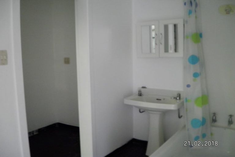 Photo of property in 2/82 Barnard Street, Wadestown, Wellington, 6012