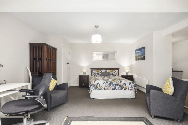 Photo of property in 15 Easdale Street, Kelburn, Wellington, 6012
