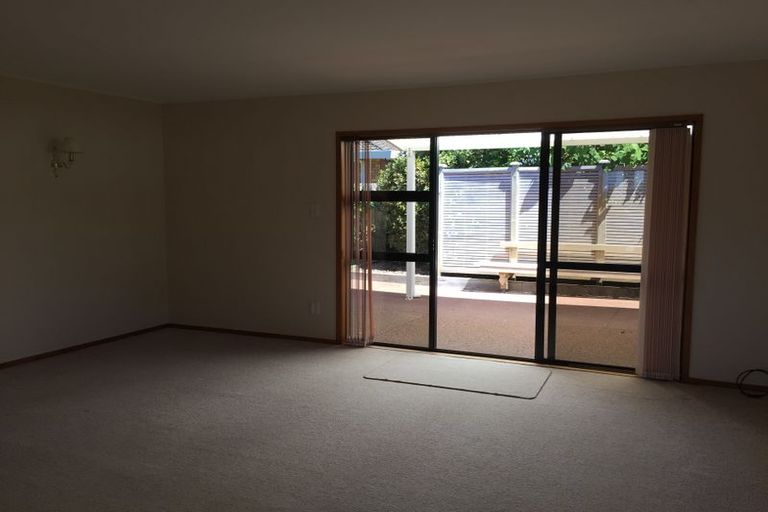 Photo of property in 8a Forest Glen, Orewa, 0931