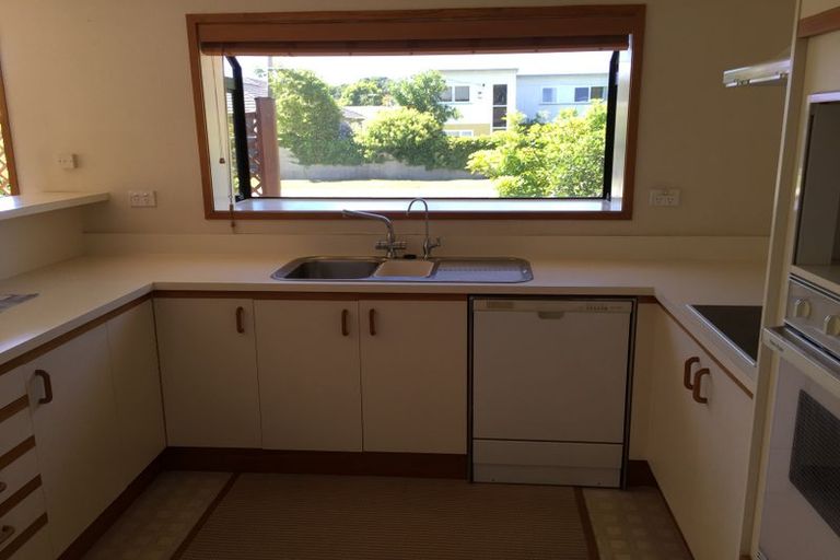 Photo of property in 8a Forest Glen, Orewa, 0931