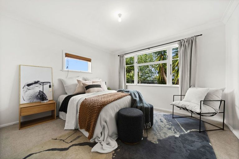 Photo of property in 12 Cambridge Road, Martinborough, 5711