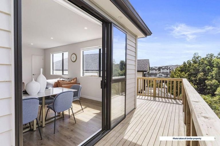 Photo of property in 20 Baumea Rise, Massey, Auckland, 0614