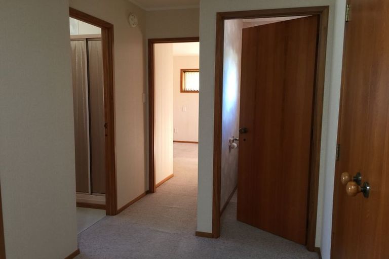 Photo of property in 8a Forest Glen, Orewa, 0931