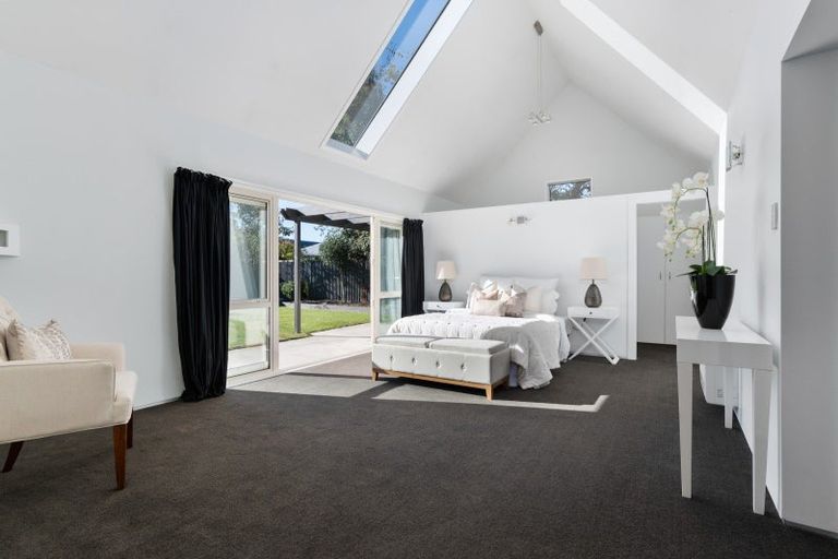 Photo of property in 39 Beauford Place, Parklands, Christchurch, 8083