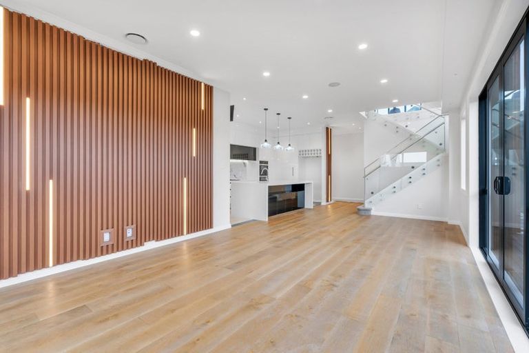 Photo of property in 76 Symes Drive, Red Beach, 0932