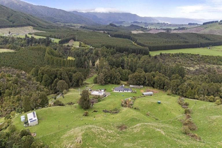 Photo of property in 120 East Mangahuia Road, Rangiwahia, Kimbolton, 4774