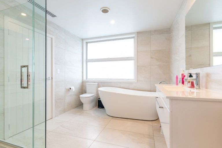 Photo of property in 16 Burberry Road, Karaka, Drury, 2578