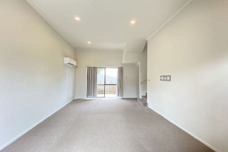 Photo of property in 2/2 Swan Hill Drive, Glen Eden, Auckland, 0602