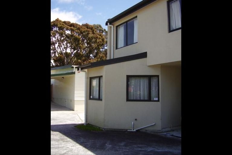 Photo of property in 2/89 Portage Road, New Lynn, Auckland, 0600