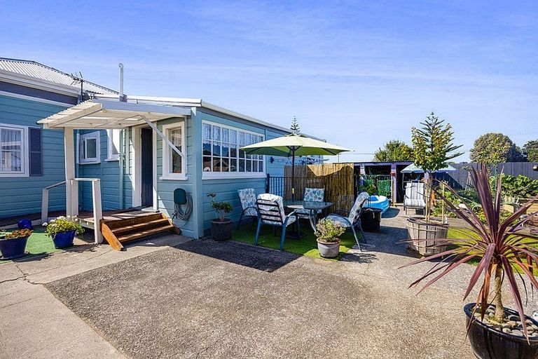 Photo of property in 3 Victoria Street, Hawera, 4610