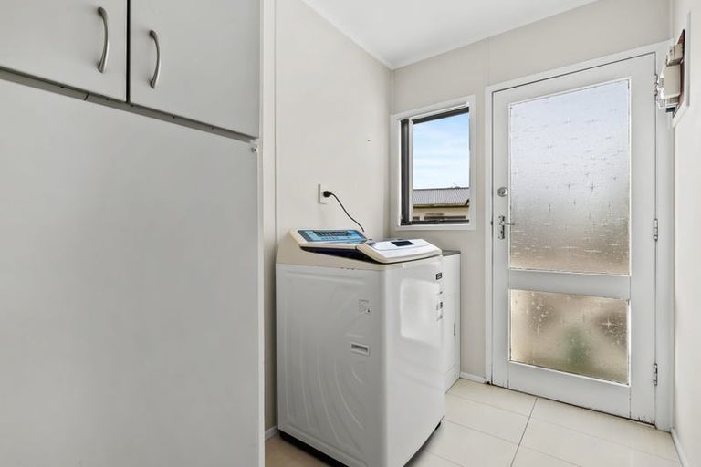 Photo of property in 97 Hyperion Drive, Randwick Park, Auckland, 2105