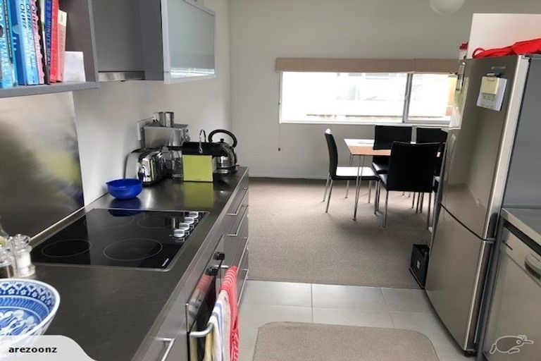Photo of property in 24/2 Onslow Road, Khandallah, Wellington, 6035