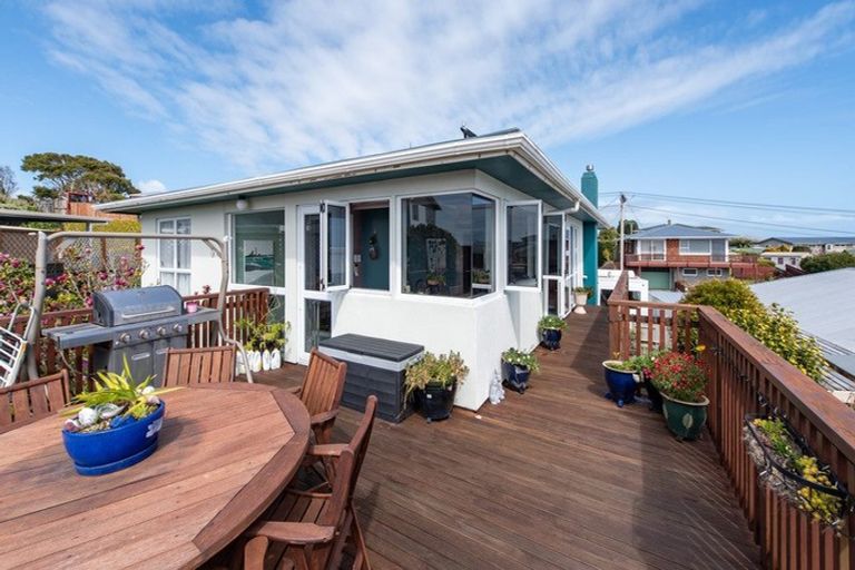 Photo of property in 5 Melrose Street, Spotswood, New Plymouth, 4310