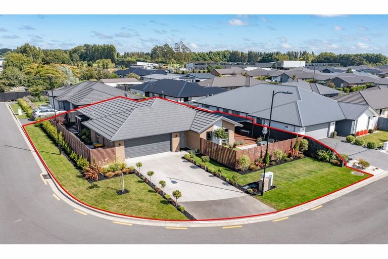 Photo of property in 6 Parawai Street, Marshland, Christchurch, 8083