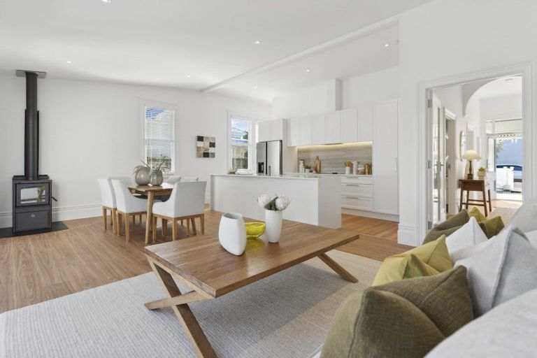 Photo of property in 4 Clarence Road, Northcote Point, Auckland, 0627