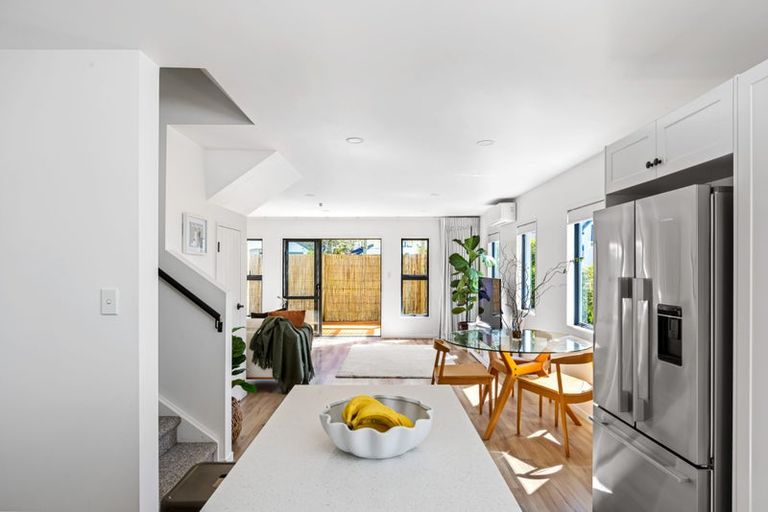 Photo of property in 4/48 Schnapper Rock Road, Schnapper Rock, Auckland, 0632