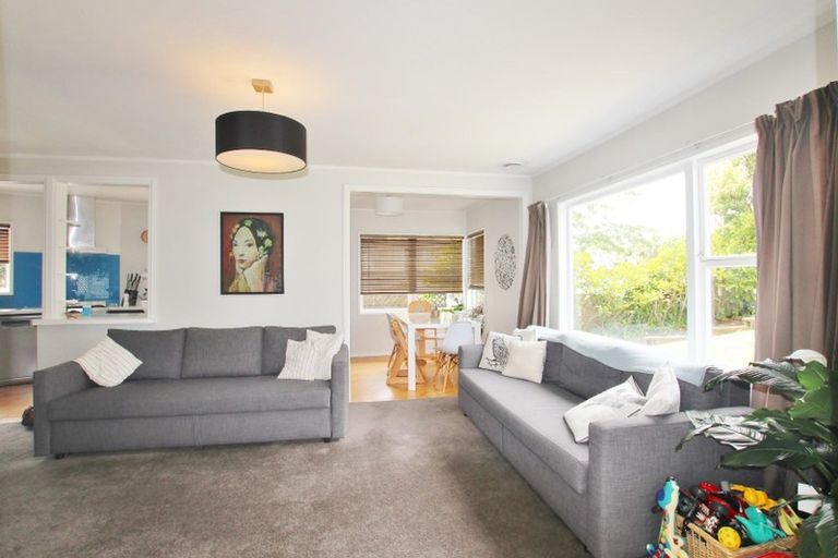 Photo of property in 24 Paragon Avenue, Beach Haven, Auckland, 0626