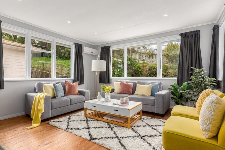 Photo of property in 18 Owhiti Street, Titahi Bay, Porirua, 5022