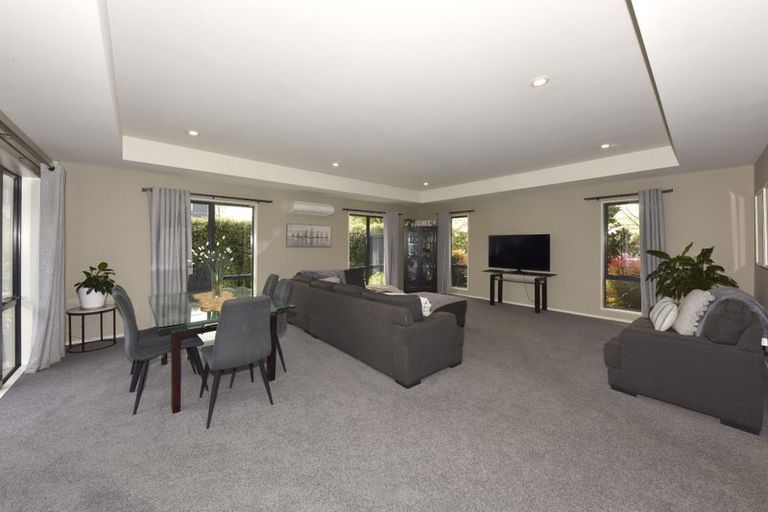 Photo of property in 37 Mcmahon Drive, Aidanfield, Christchurch, 8025