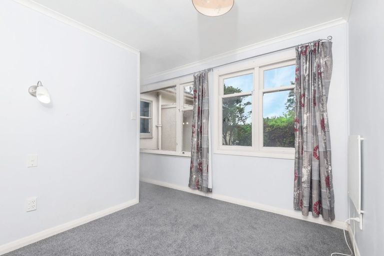Photo of property in 27 Chesterton Street, Johnsonville, Wellington, 6037