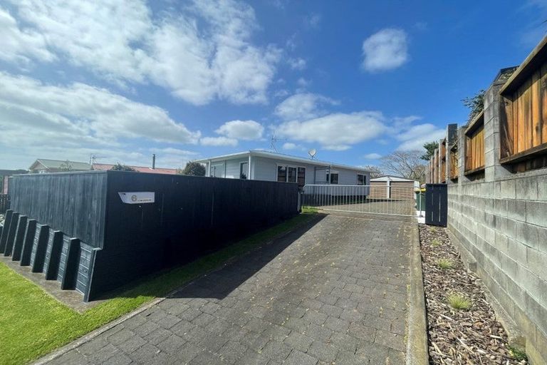 Photo of property in 6 Camellia Avenue, Bell Block, New Plymouth, 4312