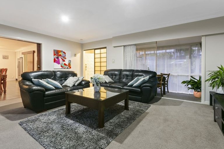 Photo of property in 1/24 Martin Crescent, Northcote, Auckland, 0627