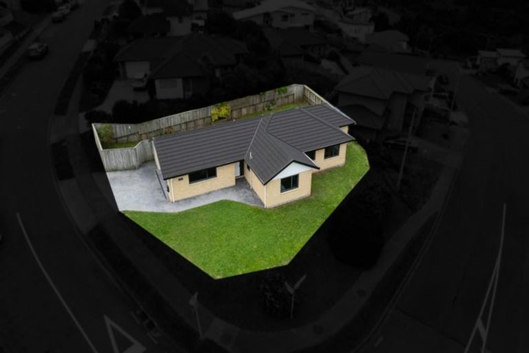 Photo of property in 2 Comber Place, Johnsonville, Wellington, 6037