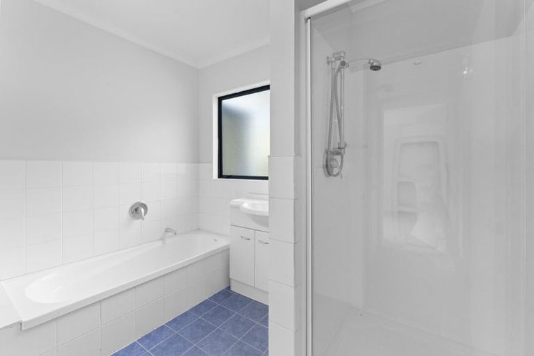 Photo of property in 9 Caughley Place, Otaki Beach, Otaki, 5512