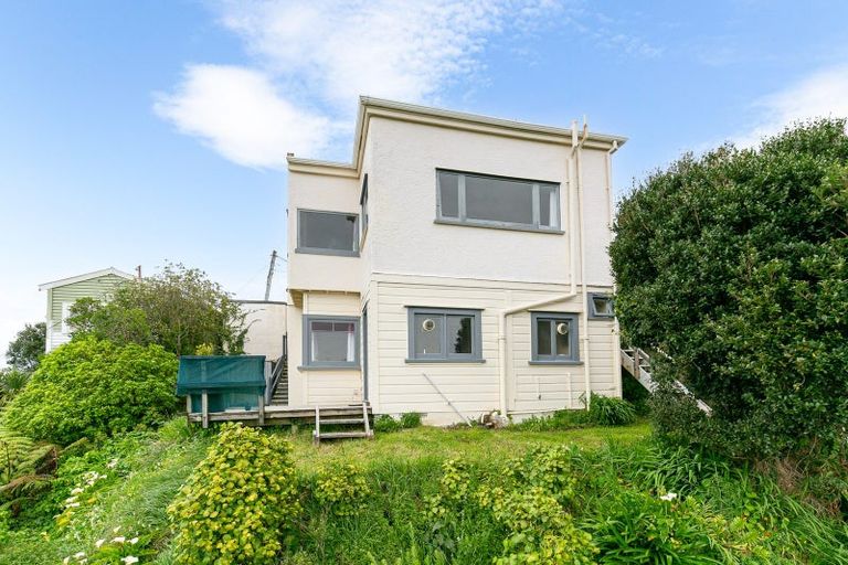 Photo of property in 90 Farnham Street, Mornington, Wellington, 6021