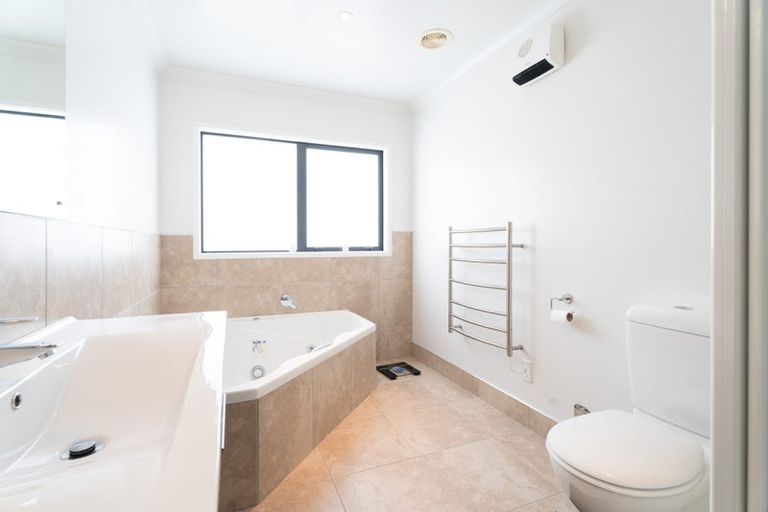 Photo of property in 5 Romaine Road, Churton Park, Wellington, 6037