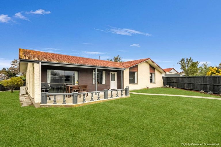 Photo of property in 12 Mchaffies Place, Wainoni, Christchurch, 8061