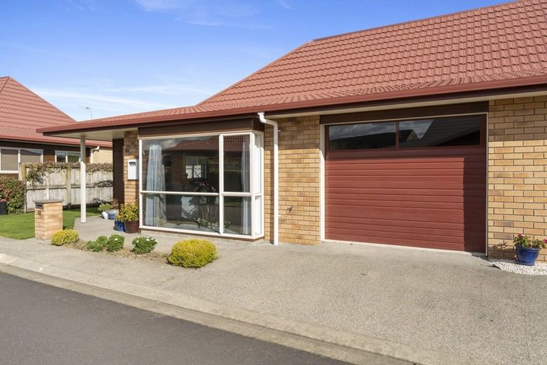 Photo of property in Rangeview Villas, 63/9 Fuller Close, Levin, 5510