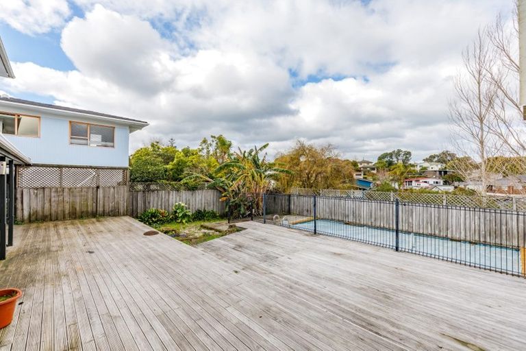 Photo of property in 33 Meadowvale Avenue, Forrest Hill, Auckland, 0620